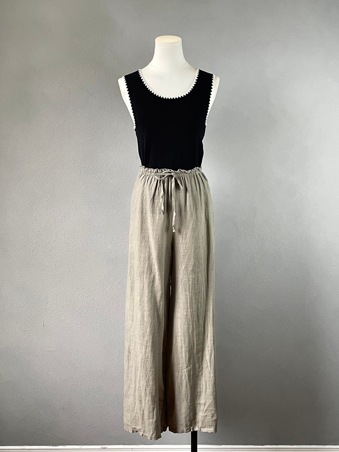 Calyx Pants