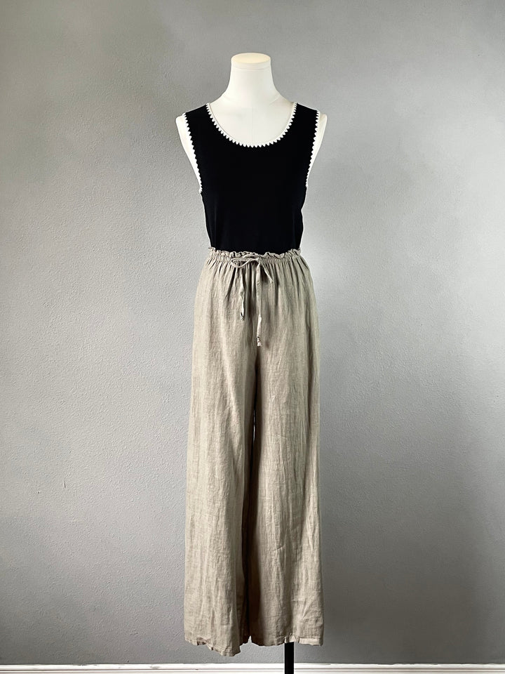 Calyx Pants