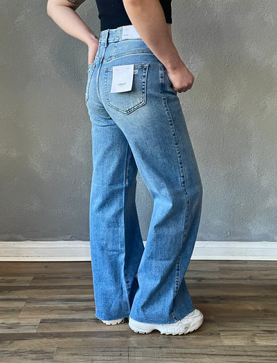 Raegen Wide Leg Jean