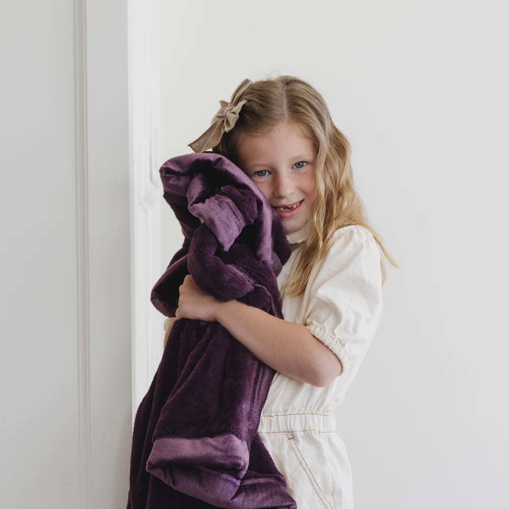 Lush Mini Blanket in Aubergine
